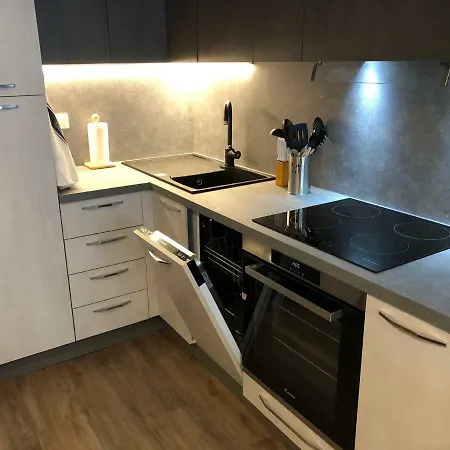 Petite Maison A 50 Passi Dalla Funivia !!! Курмайор